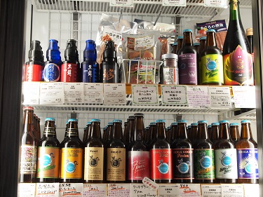 お店に入ってすぐ右 正規特約店 酒舗 清水屋